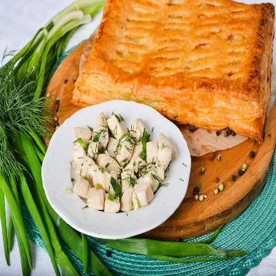Пирог слоёный с курицей