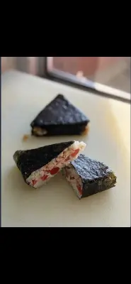 Онигири с осьминогом